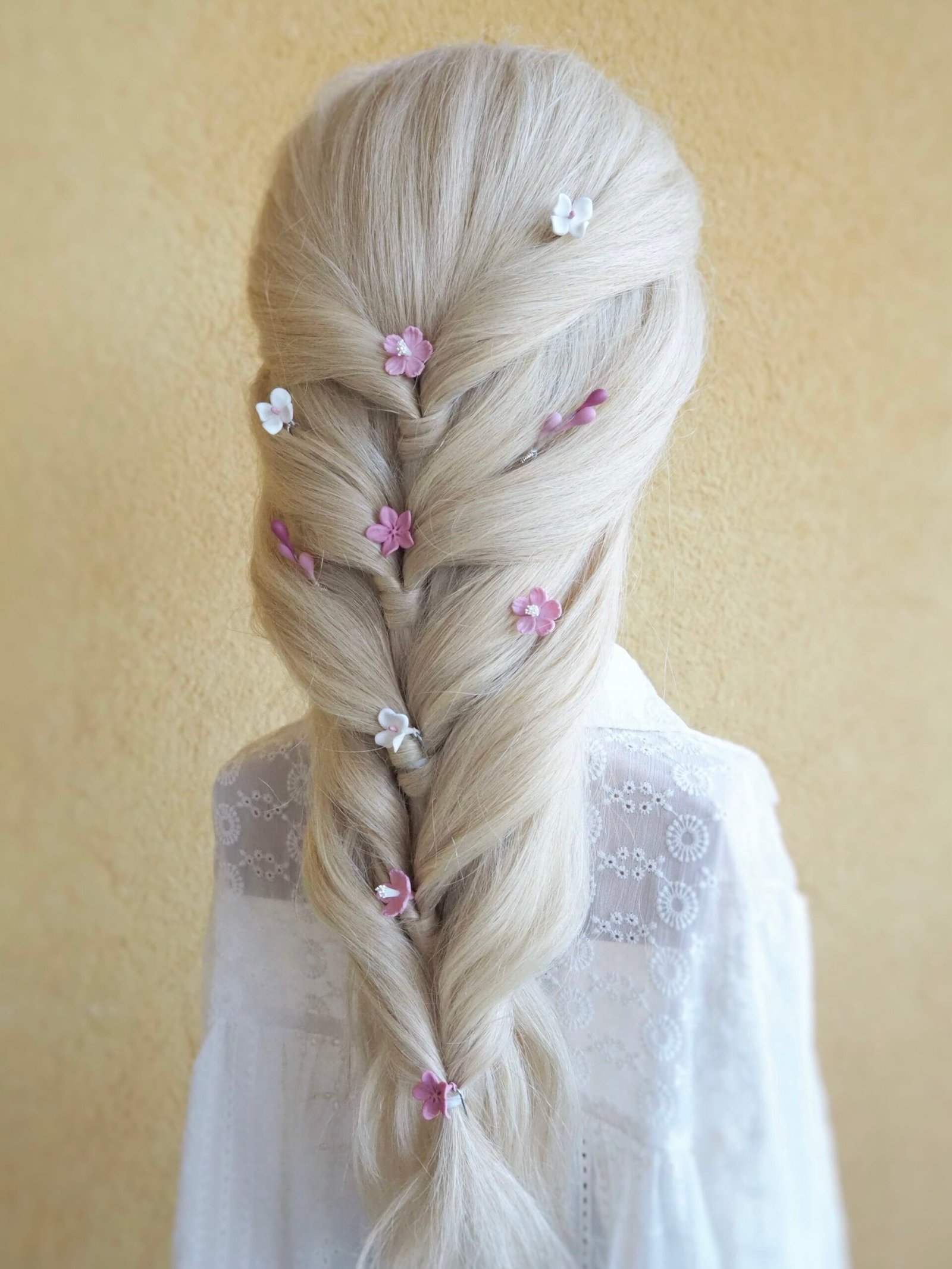 Pack de Horquillas Flores de Porcelana Trío de Rosas. - Imagen 3