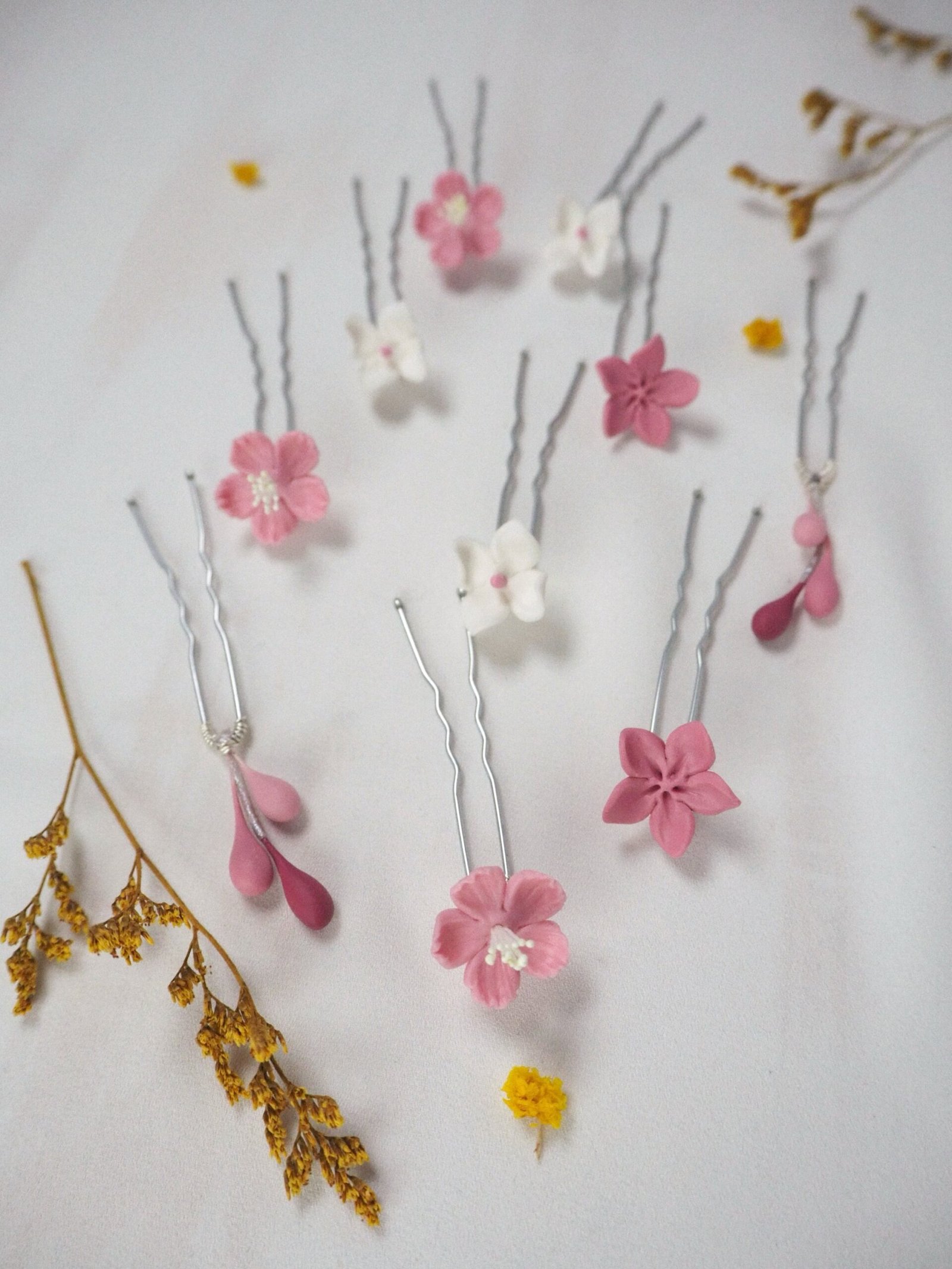 Pack de Horquillas Flores de Porcelana Trío de Rosas.